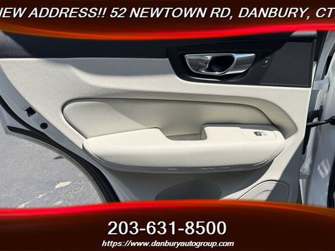 Used 2019 Volvo XC60 T6 Momentum w/ Premium Package AWD/4WD image 31