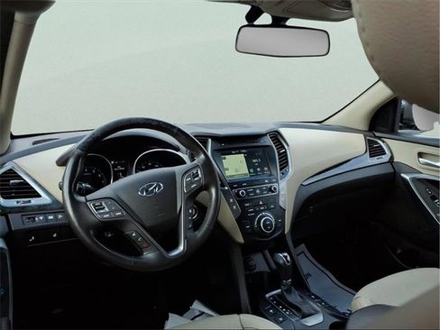 Used 2017 Hyundai Santa Fe Sport image 9