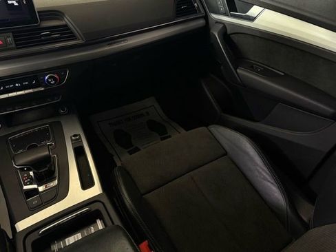 Used 2018 Audi SQ5 Premium Plus w/ Navigation Package image 25