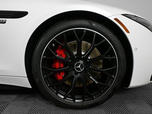 Used 2025 Mercedes-Benz SL 55 AMG 4MATIC image 31