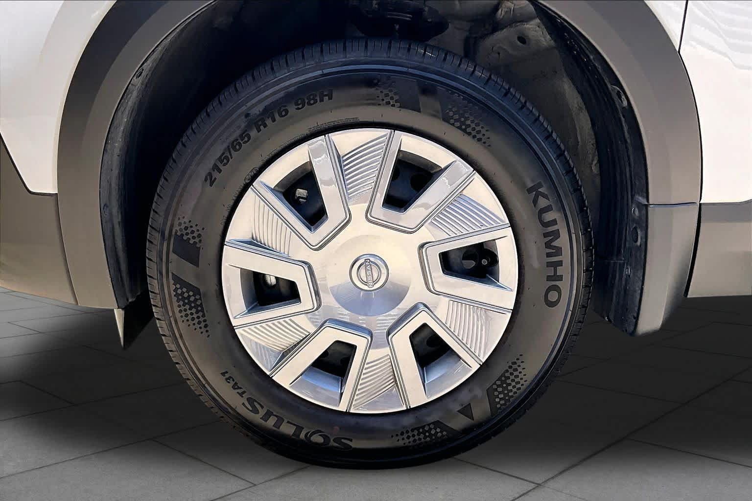 Used 2026 Nissan Kicks S FWD image 10