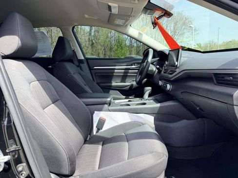 Used 2022 Nissan Altima 2.5 SV FWD image 10