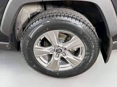 Certified 2022 Toyota RAV4 XLE w/ Convenience Package AWD/4WD image 34