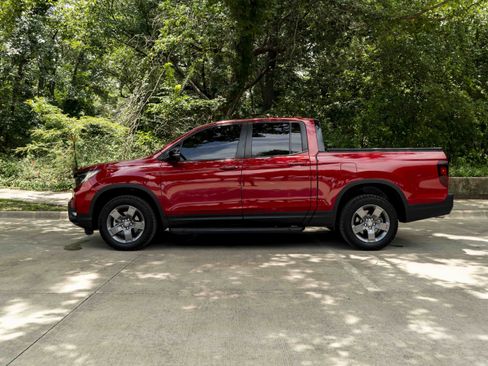 Used 2025 Honda Ridgeline TrailSport image 6