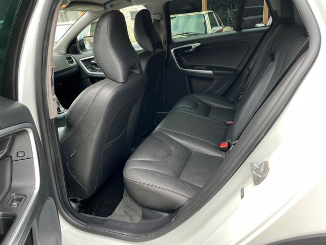 Used 2016 Volvo V60 T5 Cross Country w/ Convenience Package AWD/4WD image 11