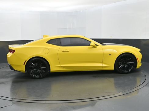 Used 2016 Chevrolet Camaro LT w/ RS Package image 6