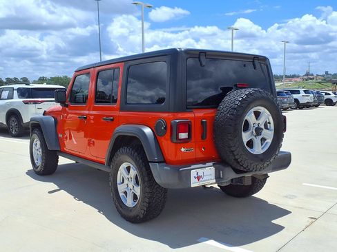 Used 2018 Jeep Wrangler Unlimited Sport S AWD/4WD image 2