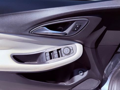 Used 2021 Buick Encore GX Select w/ Sport Touring Package FWD image 17