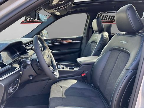 Used 2024 Jeep Grand Cherokee Trailhawk w/ Advanced Protech Group II image 9