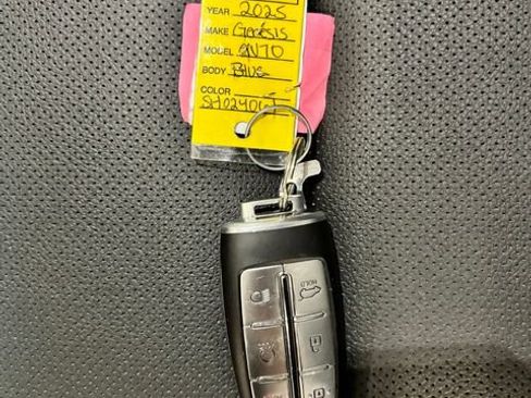Used 2025 Genesis GV70 2.5T AWD/4WD image 26