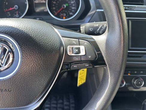 Used 2018 Volkswagen Tiguan S image 18