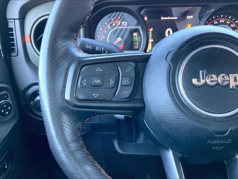 Certified 2024 Jeep Gladiator Mojave image 21