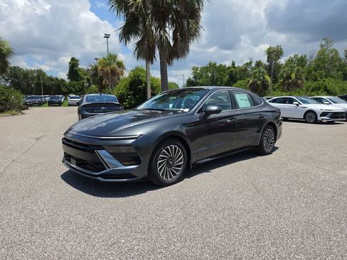 New 2026 Hyundai Sonata Limited FWD image 2