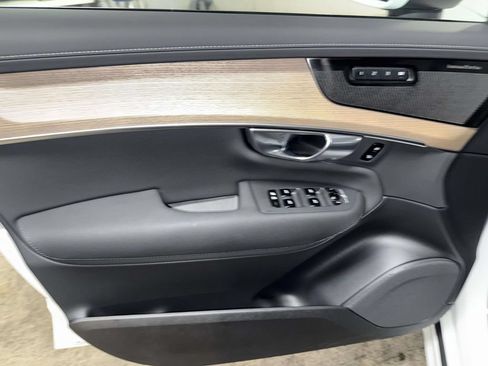 Used 2025 Volvo XC90 T8 Plus w/ Protection Package Premier AWD/4WD image 19
