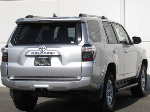 Certified 2020 Toyota 4Runner SR5 image 6