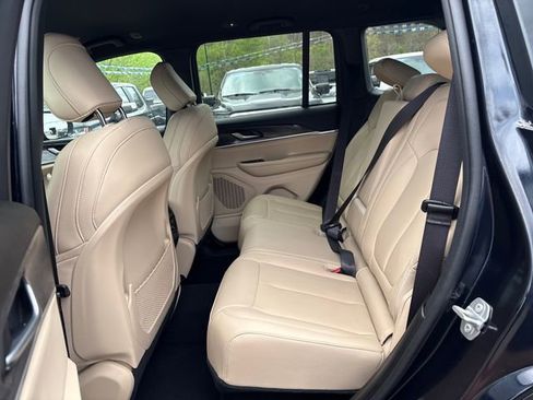 Used 2024 Jeep Grand Cherokee Limited AWD/4WD image 19
