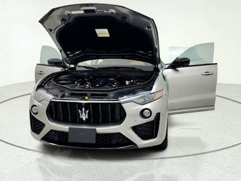 Used 2022 Maserati Levante Modena AWD/4WD image 13