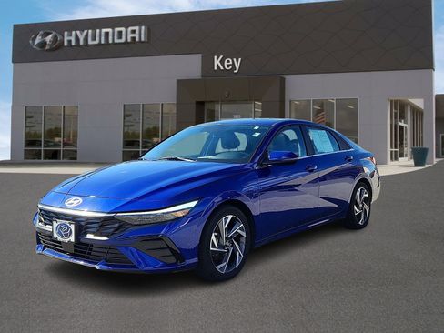 Used 2024 Hyundai Elantra Limited FWD image 7