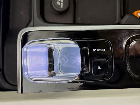 Used 2024 Volvo XC60 B5 Ultimate w/ Protection Package Premier image 20