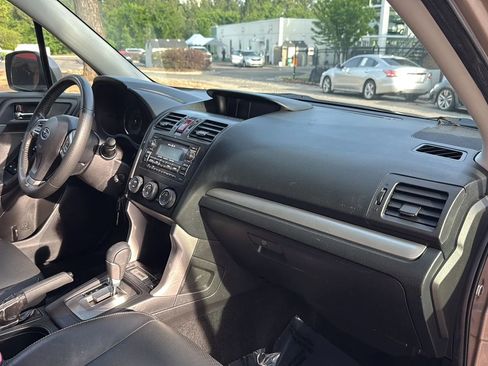 Used 2015 Subaru Forester 2.5i Limited AWD/4WD image 18