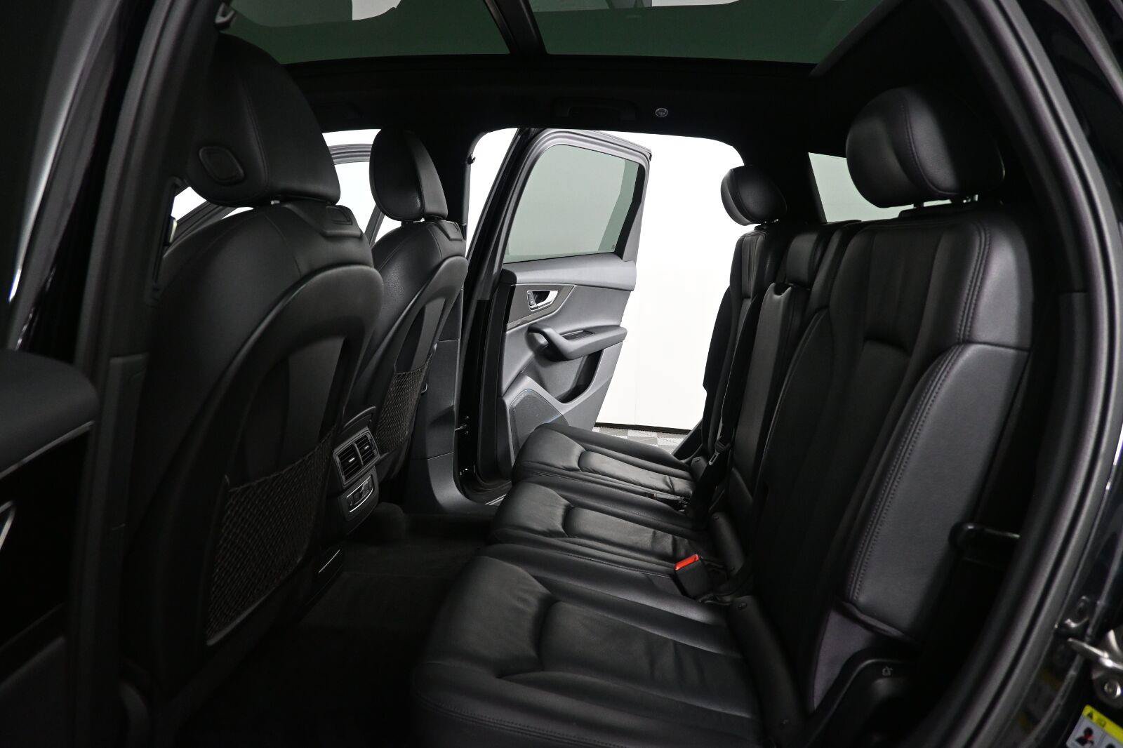 Used 2017 Audi Q7 3.0T Premium AWD/4WD image 18
