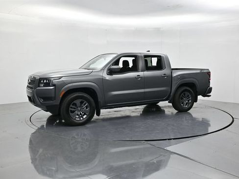 Used 2026 Nissan Frontier SV RWD image 5