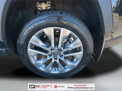 Used 2023 Toyota RAV4 Limited image 19