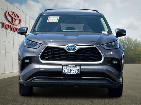 Used 2023 Toyota Highlander LE AWD/4WD image 8