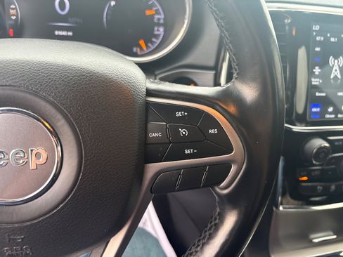 Used 2022 Jeep Grand Cherokee Laredo X image 23