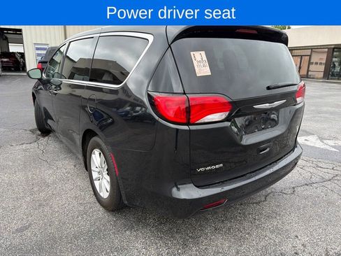 Used 2023 Chrysler Voyager LX FWD image 7