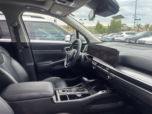 Used 2024 Kia Sorento S w/ Panoramic Sunroof Package AWD/4WD image 2