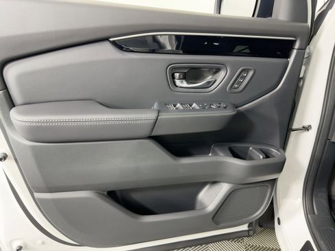 New 2025 Honda Pilot EX-L image 13