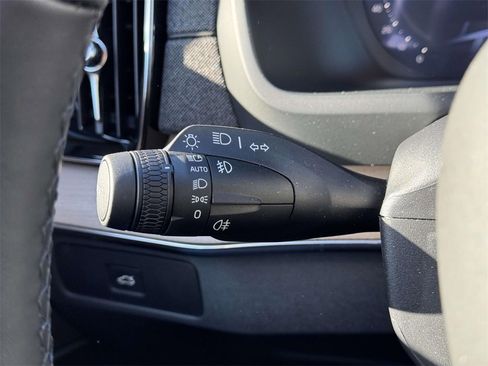 Certified 2026 Volvo XC90 B6 Plus w/ Protection Package Premier image 21