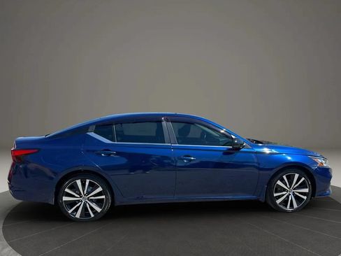 Used 2020 Nissan Altima 2.5 SR w/ Premium Package FWD image 4