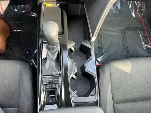 Used 2025 Toyota Camry LE image 15