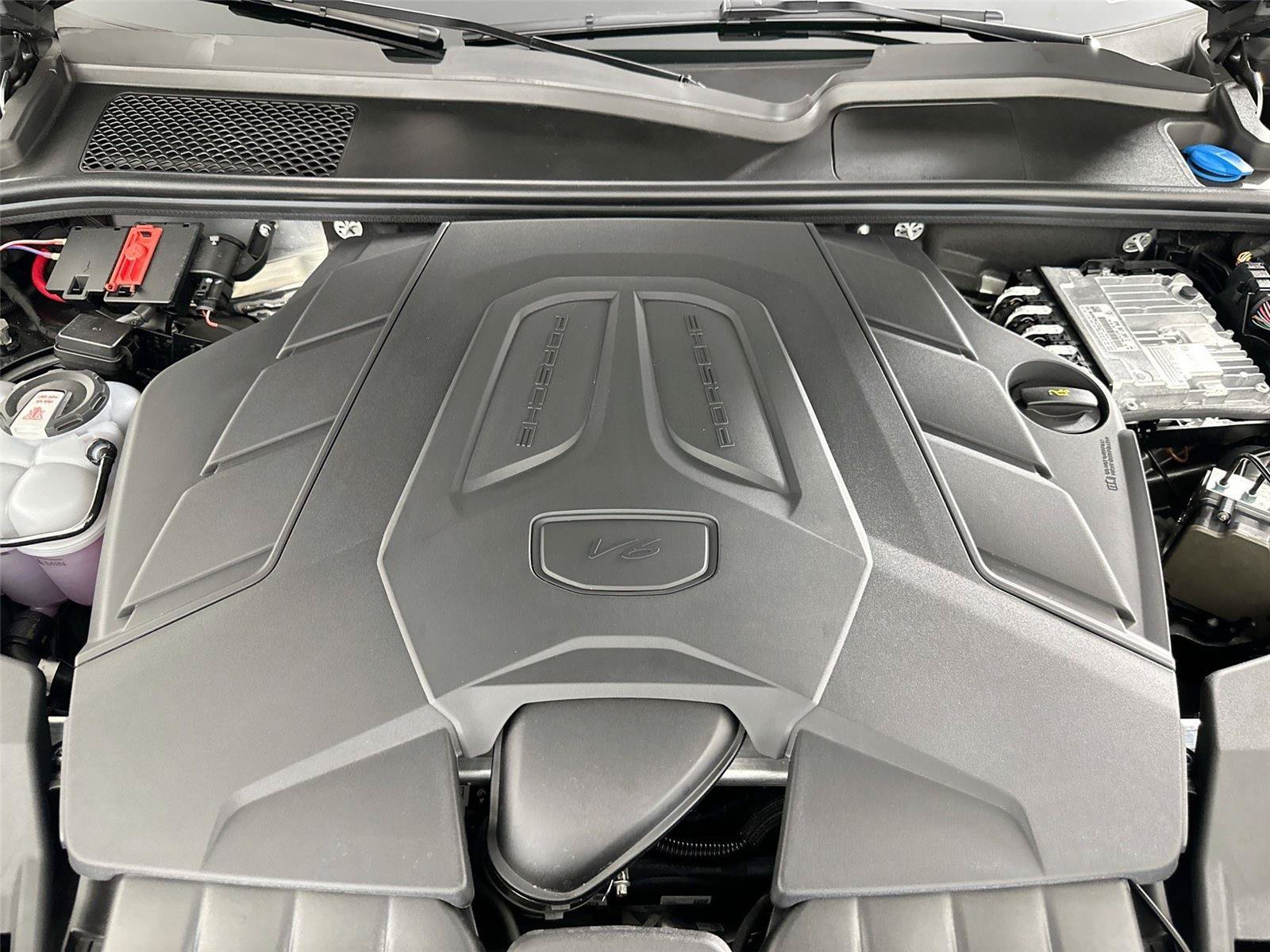 Certified 2026 Porsche Cayenne AWD/4WD image 36
