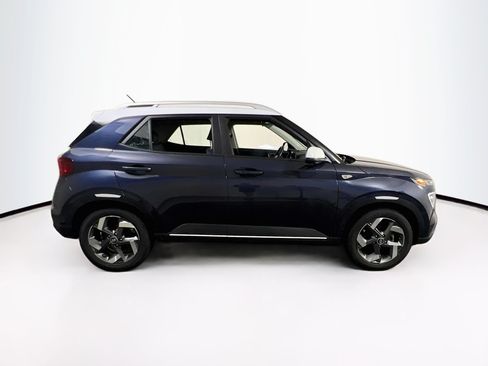 Used 2023 Hyundai Venue Limited w/ Cargo Package FWD image 4