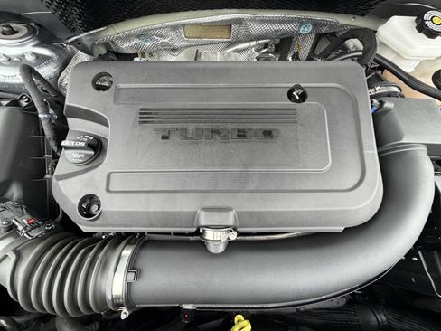 Used 2022 Buick Envision Avenir w/ Technology Package II image 40