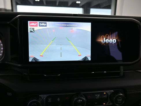 Used 2026 Jeep Gladiator Mojave AWD/4WD image 19