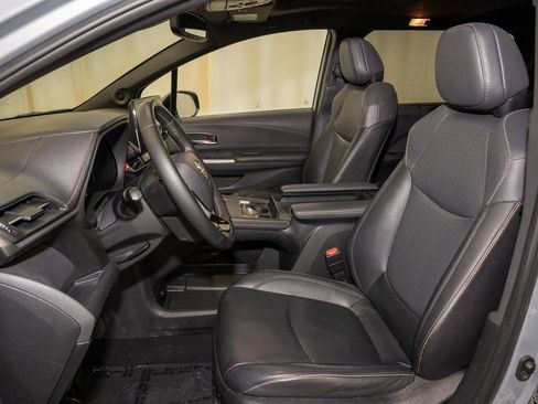 Used 2022 Toyota Sienna XLE Woodland Edition image 12