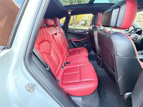 Used 2017 Porsche Macan AWD/4WD image 22