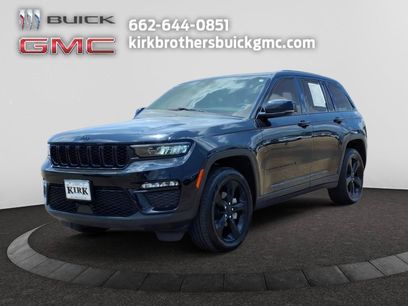 Used 2023 Jeep Grand Cherokee Limited w/ Black Appearance Package