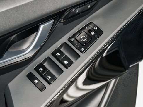 Used 2023 Kia Niro Wave FWD image 9