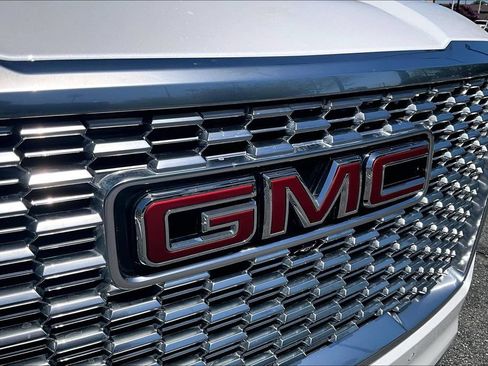 Used 2024 GMC Yukon Denali AWD/4WD image 30