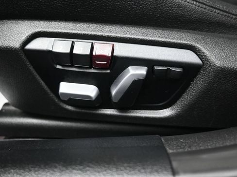 Used 2018 BMW 330i Sedan RWD image 11