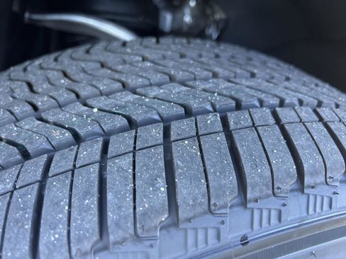 New 2026 Chevrolet Suburban Premier image 31