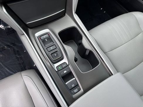 Used 2019 Honda Accord Touring image 29