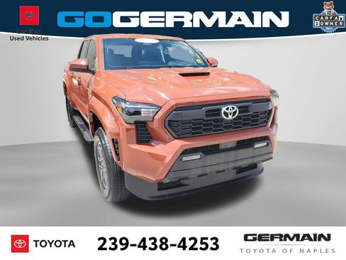 Used 2025 Toyota Tacoma TRD Sport AWD/4WD image 4