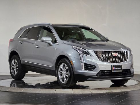 Used 2023 Cadillac XT5 Premium Luxury image 2