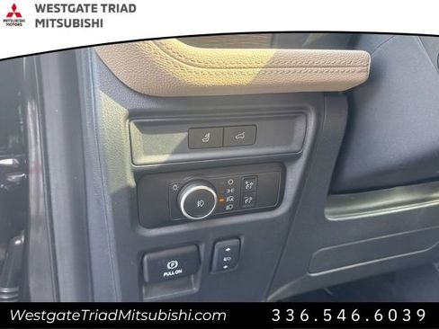 Used 2024 Ford Expedition Max Limited image 14